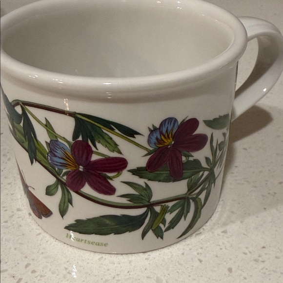 Charming Floral Mug Set - White with Multicolor Designs - Picture 9 of 10